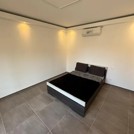 3 Pieces Renove Climatise 公寓 *